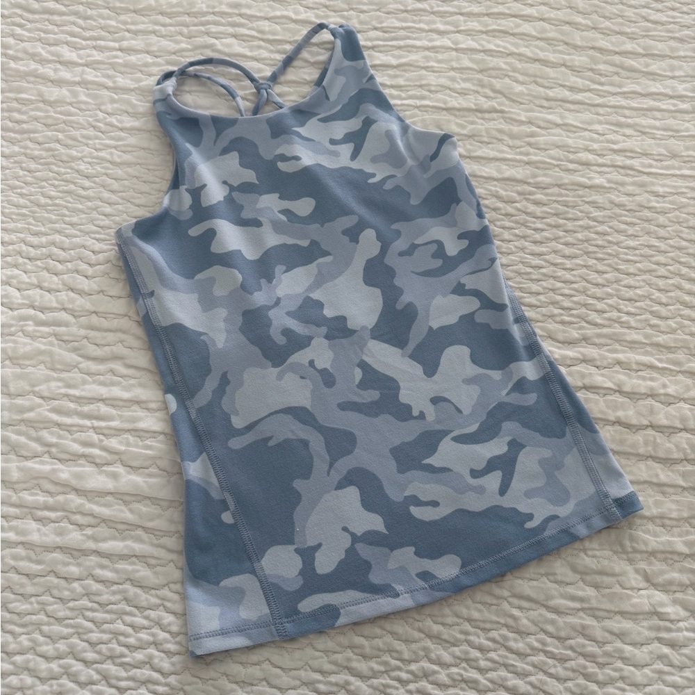 All in Motion, Light Blue Camouflage Active Top, Size M (7/8)